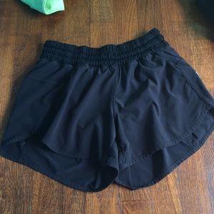 lululemon tracker IV 4” shorts